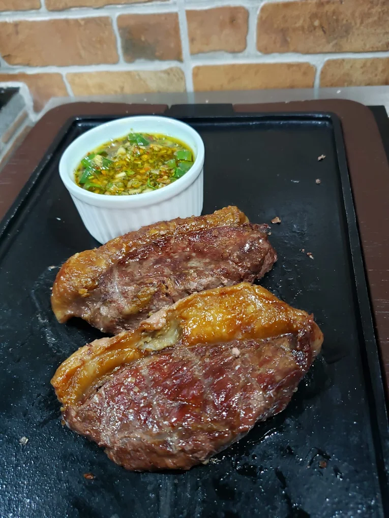 Picanha na chapa com chimichurri